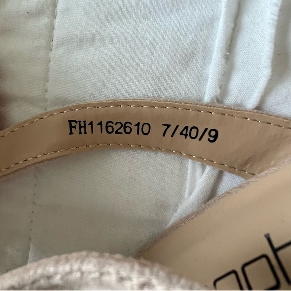 Champagne pink heels by Boohoo. Heel 4.25 in. Size 40 EU / 9.5 US - Picture 9 of 9